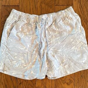 Columbia - Women’s White Patterned Shorts